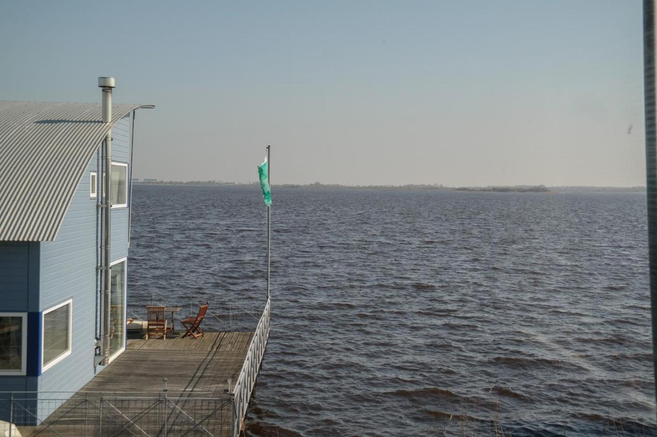 6 Pers. Waterfront Home Seeblick, Equipped Stilt House On The Water Anjum Exterior foto